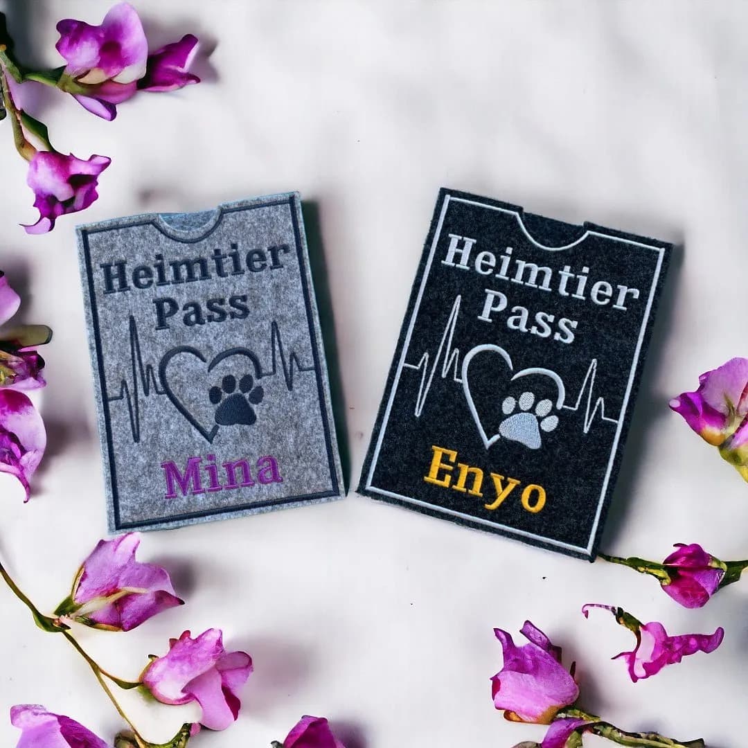 Heimtierpass - Impfpass Hülle Bestickt und Personalisiert