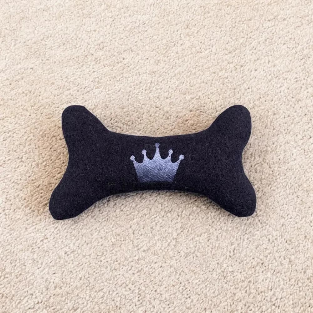 Nachhaltiges Hundespielzeug "Königsknochen"